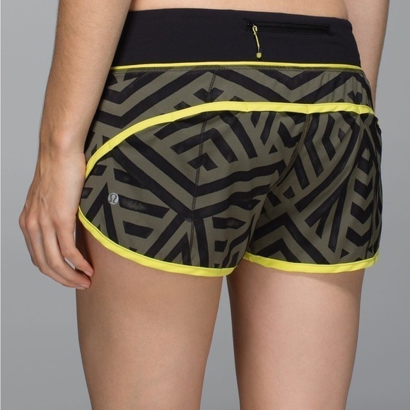 LULULEMON Run: Speed Short *4-way Stretch
Chevron Shuffle - Picture 2 of 9